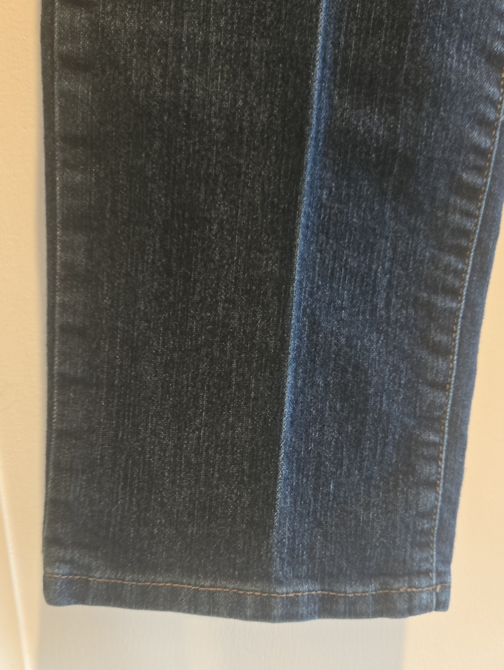 Bandolino Classic Straight-Leg Jeans in Indigo Wash - Picture 7 of 13
